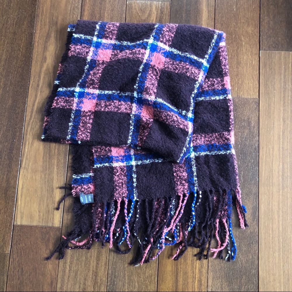 Very Soft Aerie Plaid Blanket Scarf